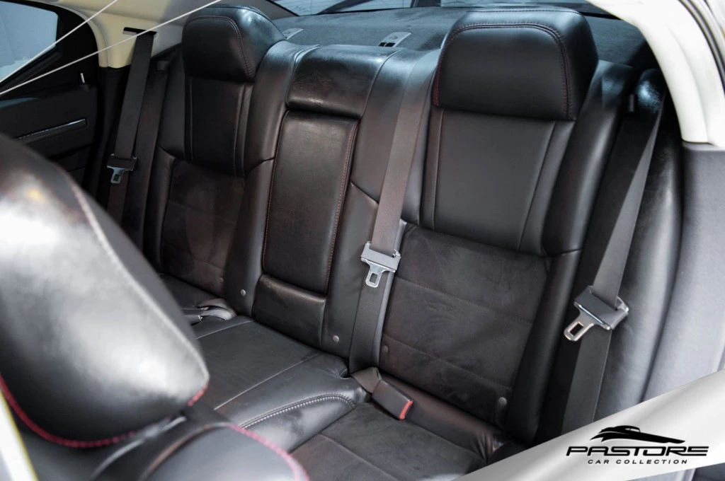 Dodge Charger SRT8 Hemi