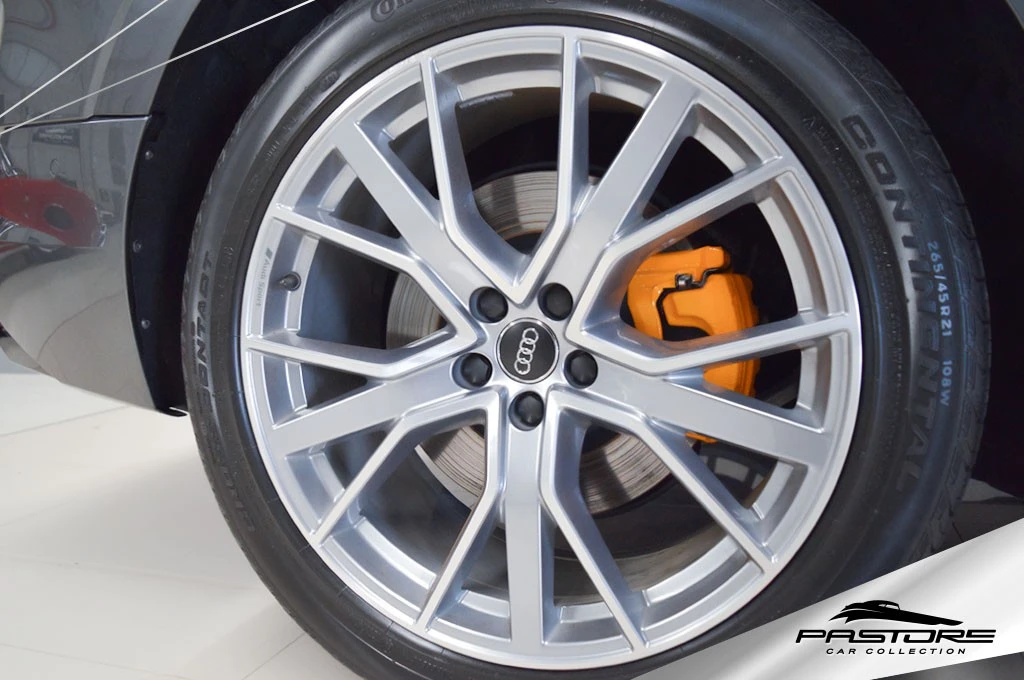 Audi E-tron Performance Black