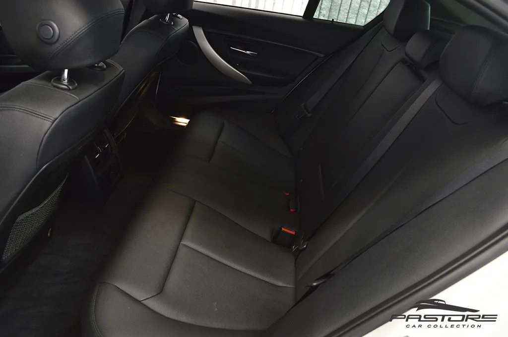 BMW 320i Active Flex