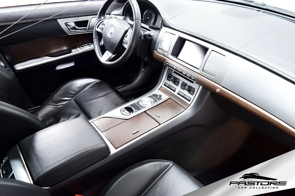 Jaguar XF 2.0 Luxury