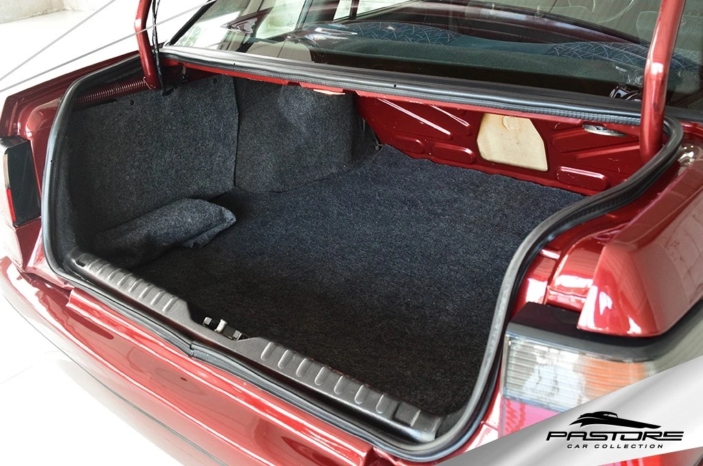 VW Santana 2000 Evidence