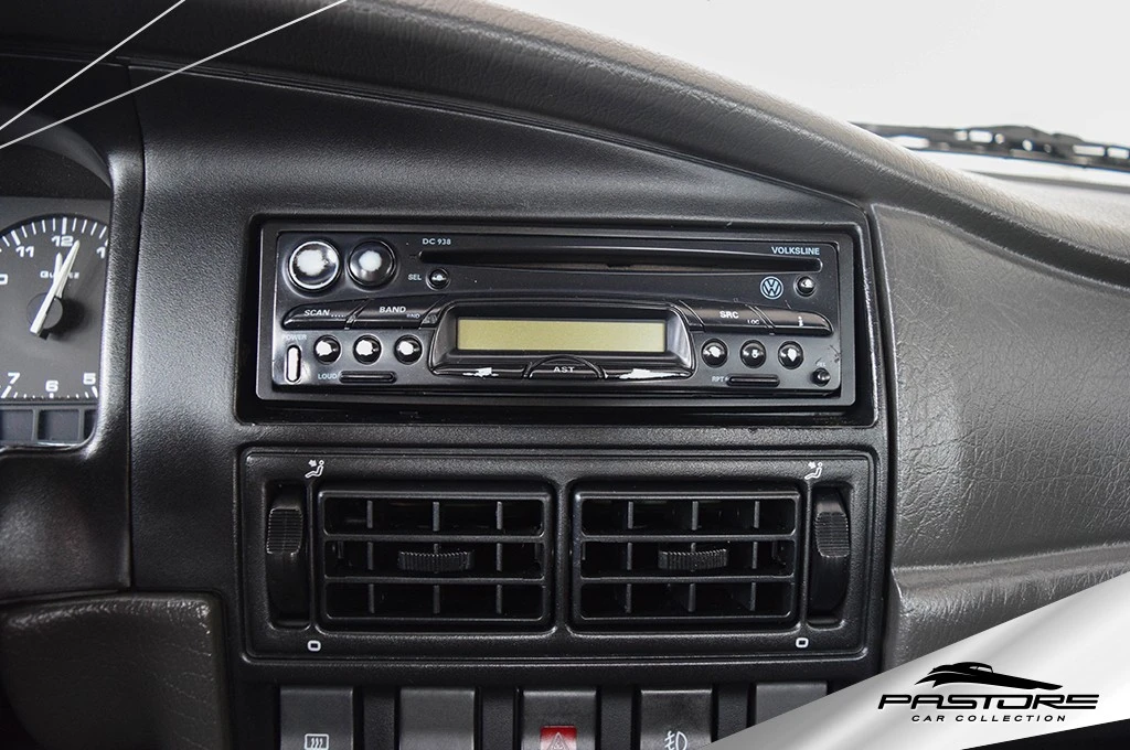 VW Santana 2000 Evidence