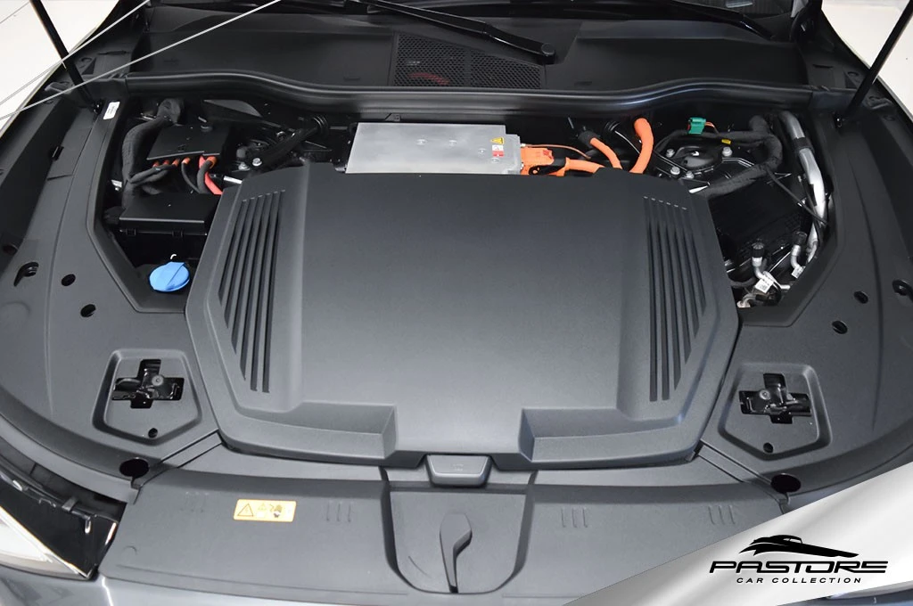 Audi E-tron Performance Black