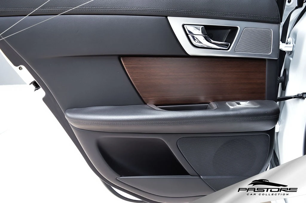 Jaguar XF 2.0 Luxury