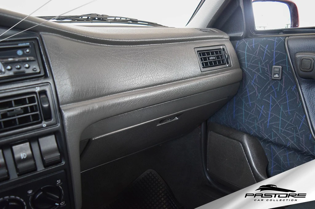 VW Santana 2000 Evidence