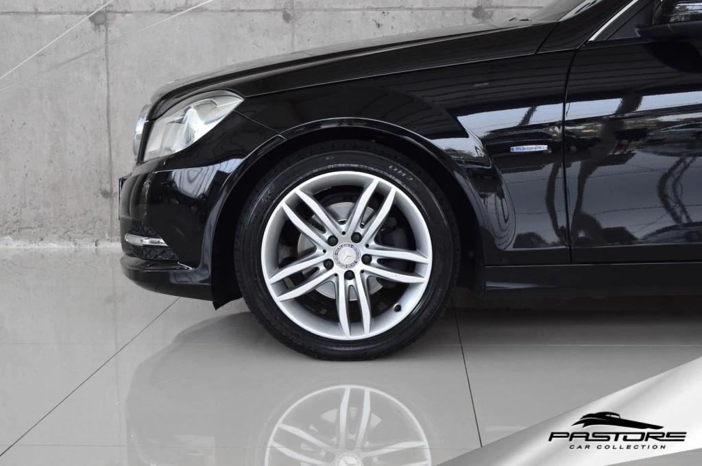 Mercedes-Benz C180 CGI Classic