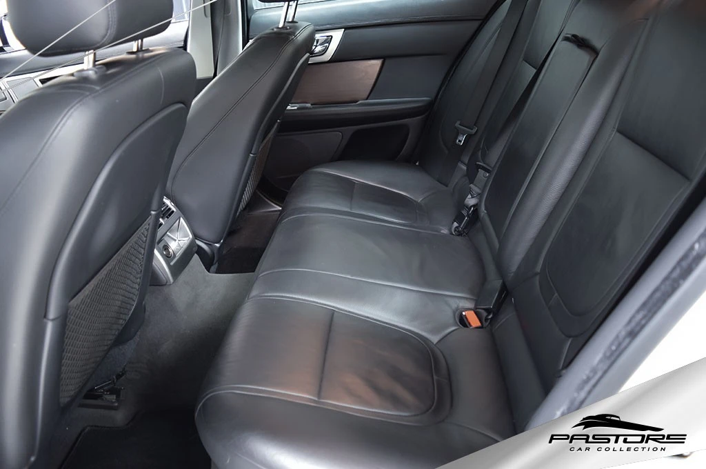 Jaguar XF 2.0 Luxury