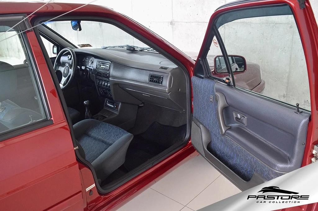 VW Santana 2000 Evidence