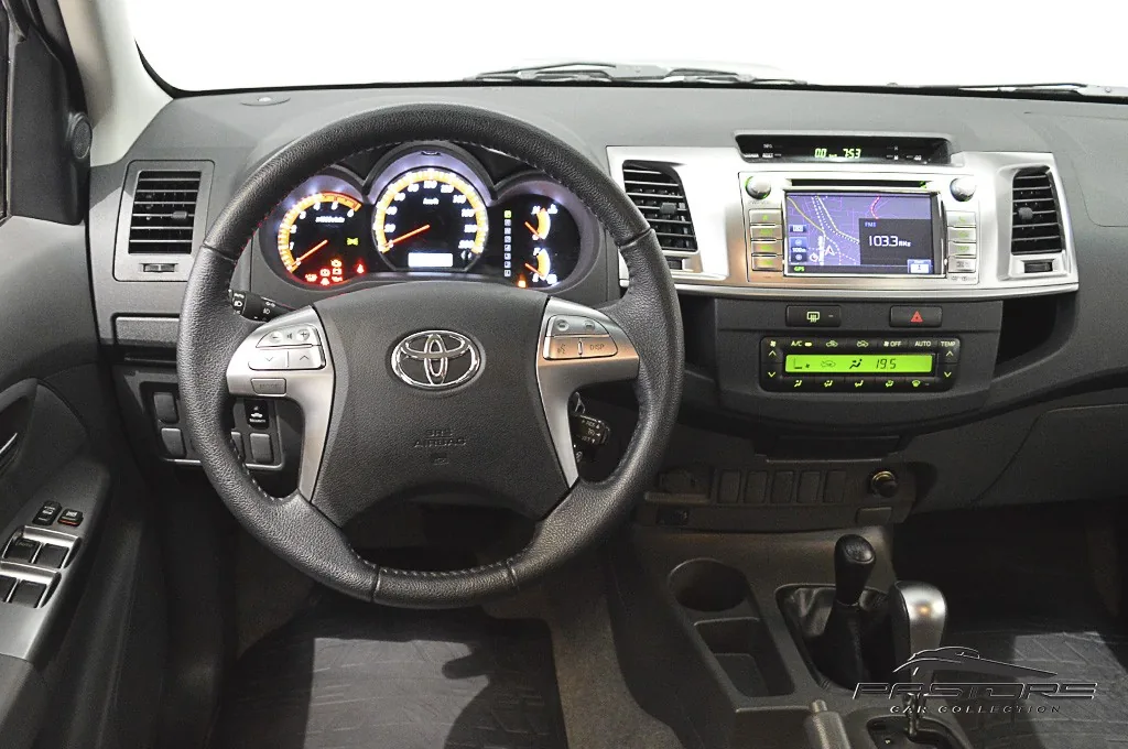 Toyota Hilux CD 4X4 SRV AT