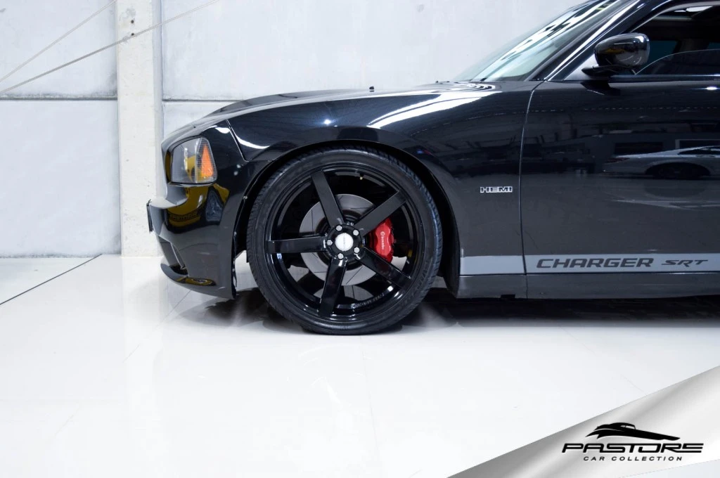 Dodge Charger SRT8 Hemi