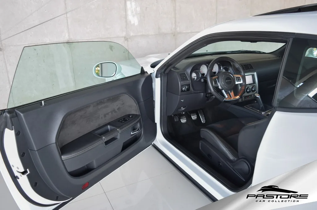 Dodge Challenger SRT8