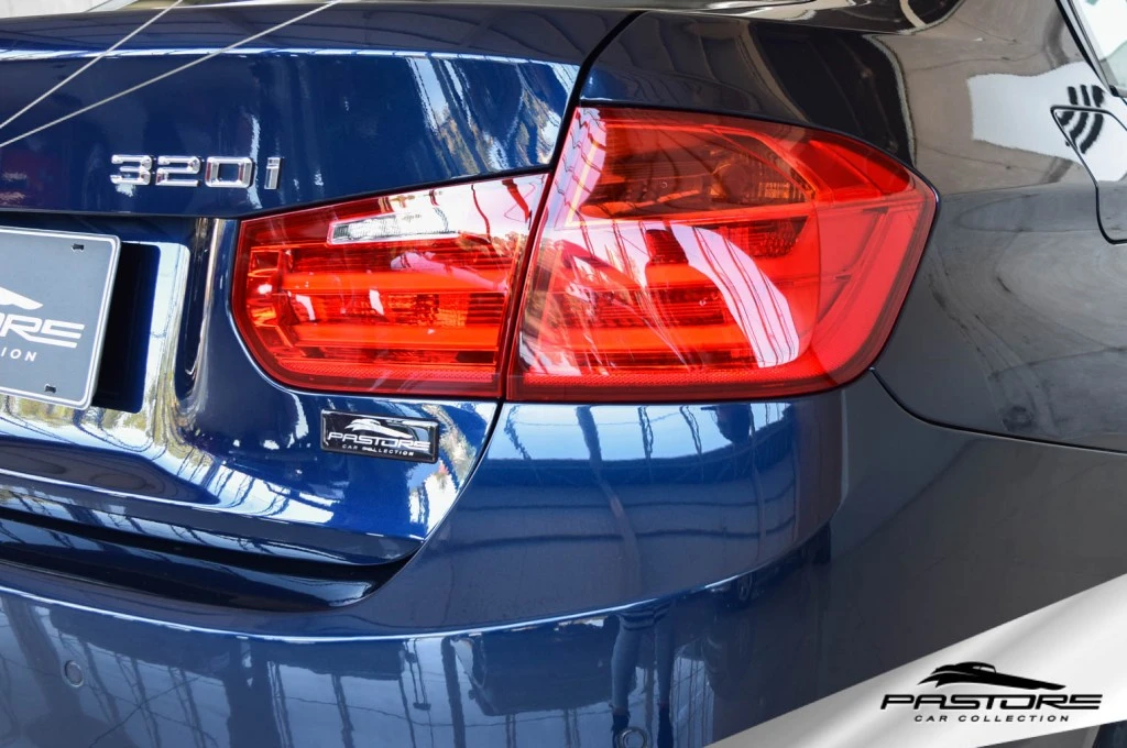 BMW 320i Active Flex