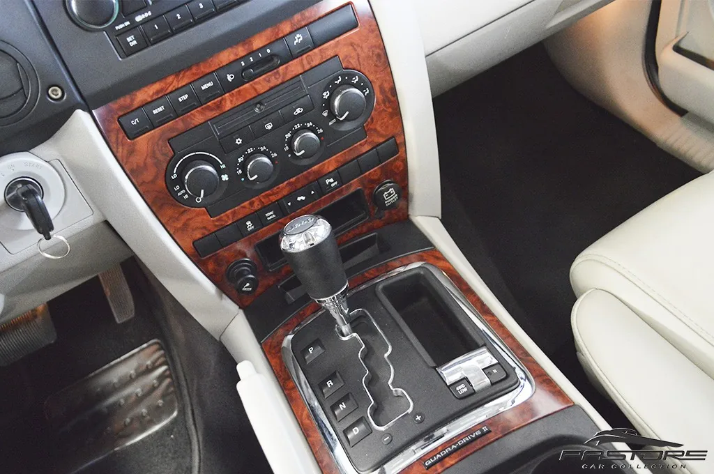 Jeep Commander Limited 5.7 V8