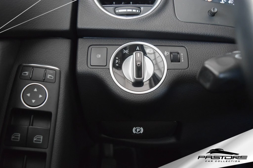 Mercedes-Benz C180 CGI Classic