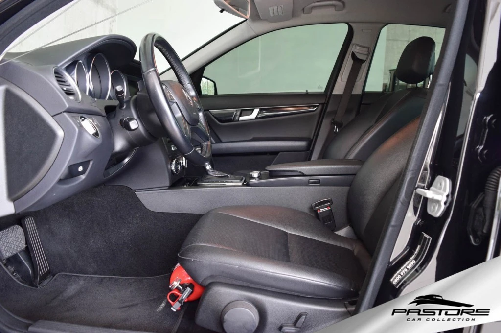 Mercedes-Benz C180 CGI Classic