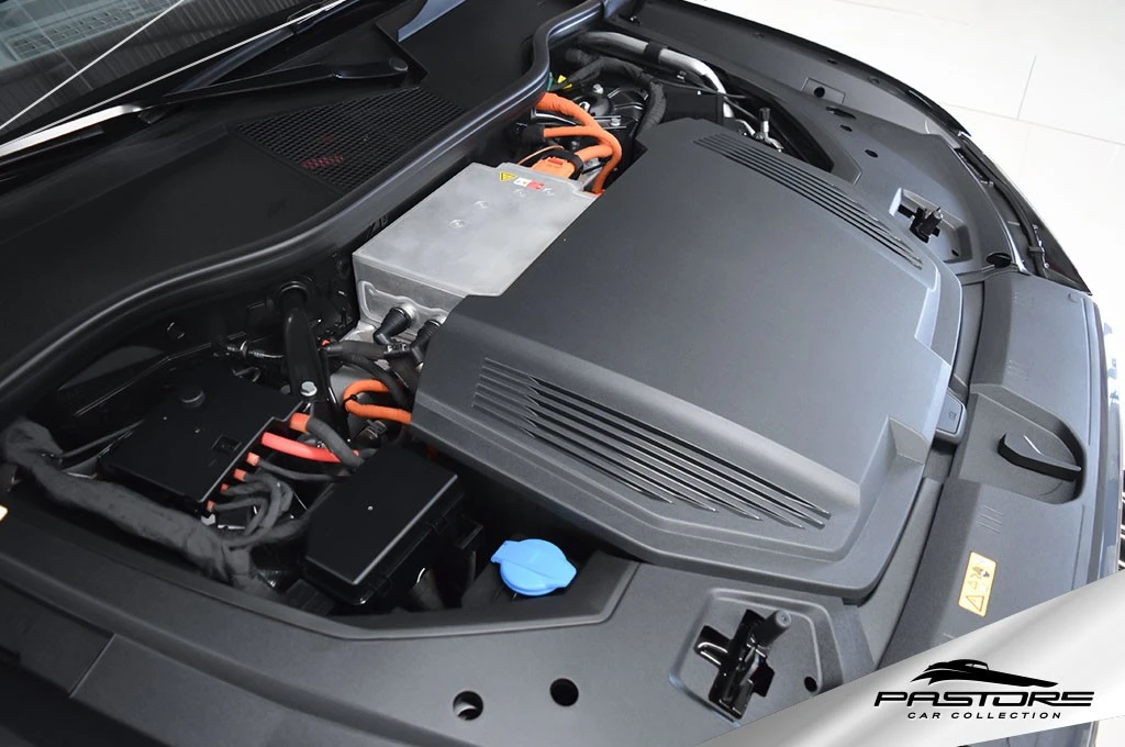 Audi E-tron Performance Black