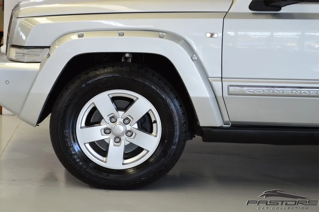 Jeep Commander Limited 5.7 V8
