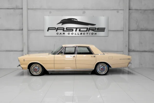 FORD GALAXIE 500