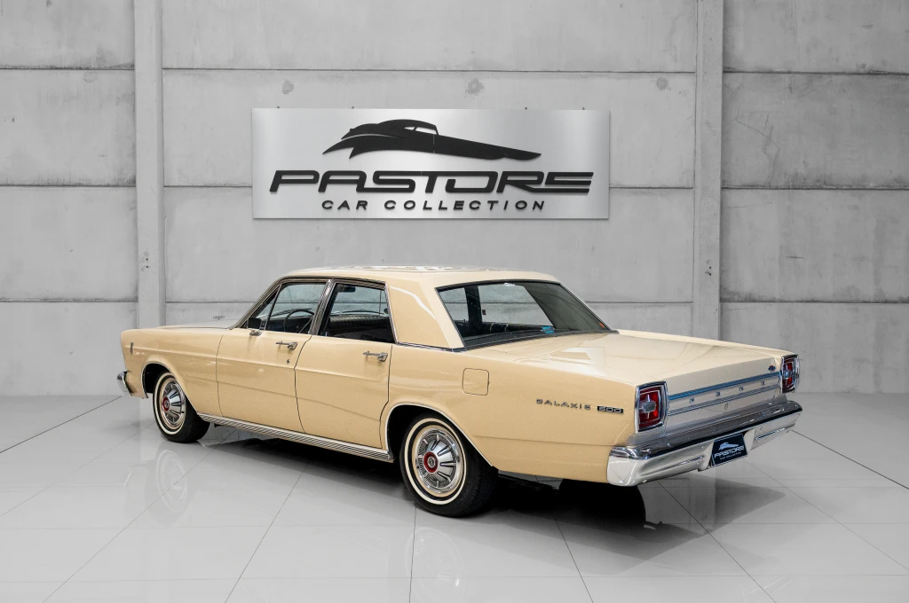 FORD GALAXIE 500