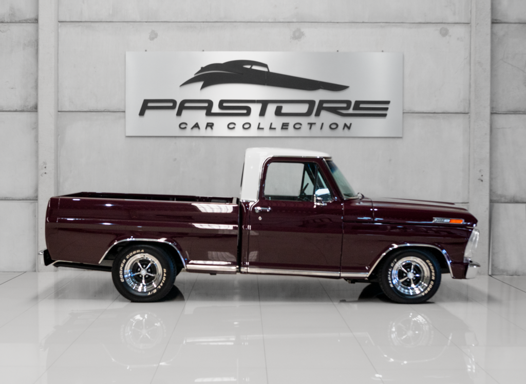 FORD F100 V8