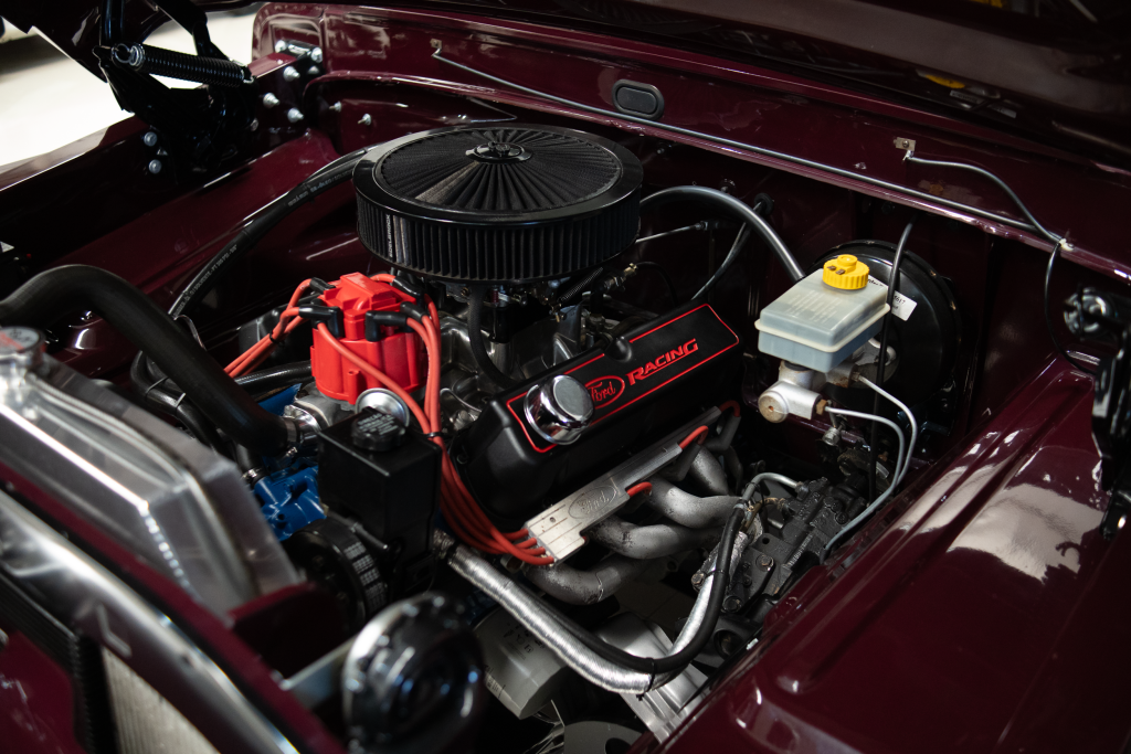 FORD F100 V8