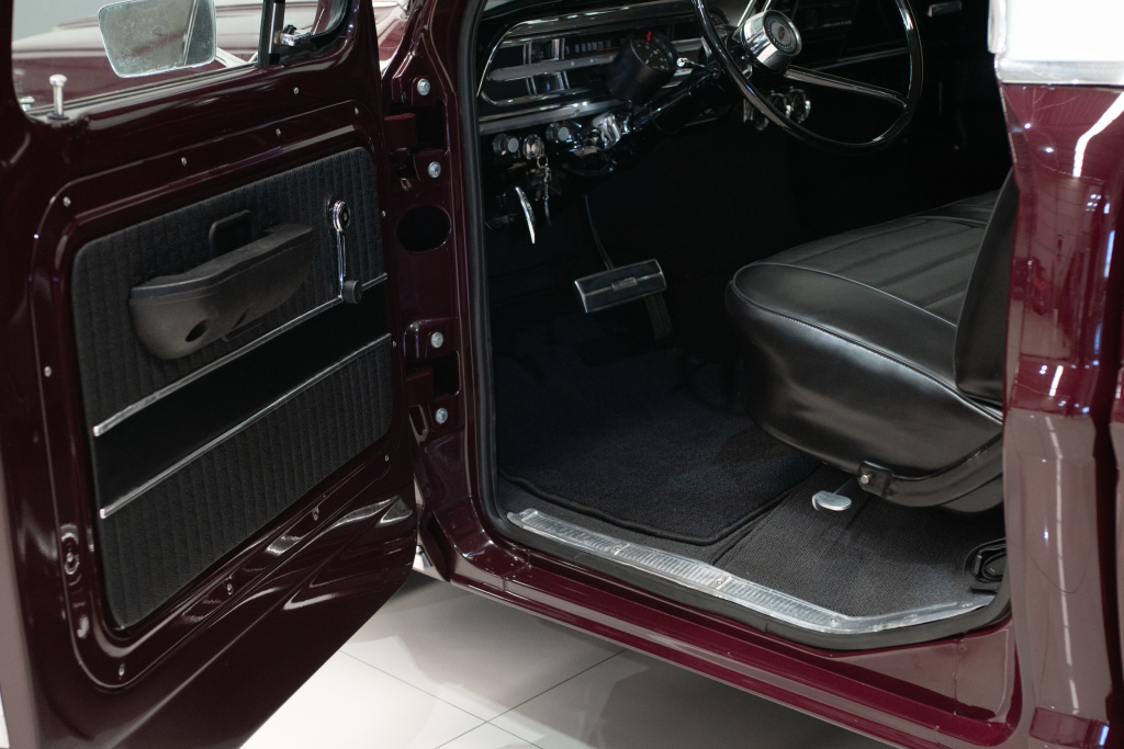 FORD F100 V8
