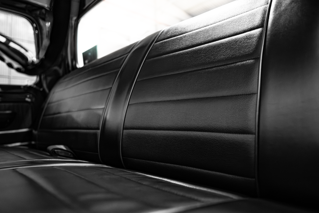 FORD F100 V8