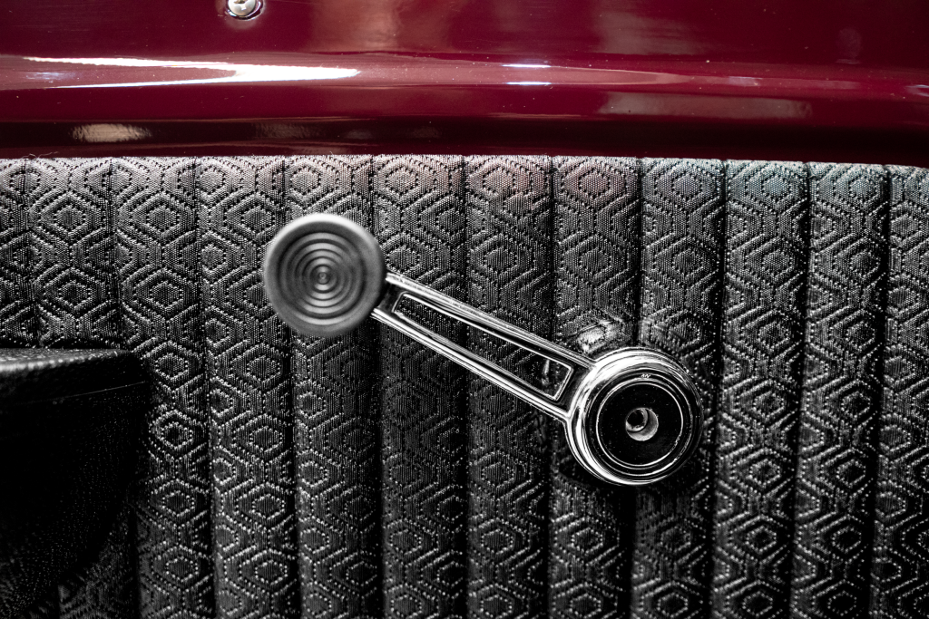 FORD F100 V8