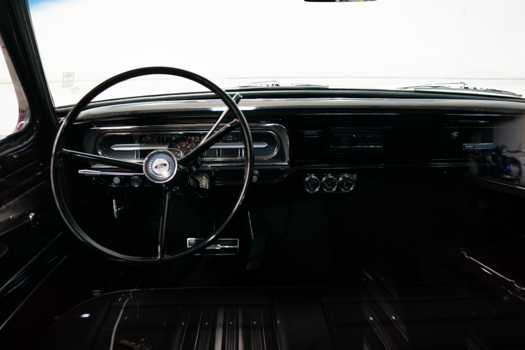 FORD F100 V8