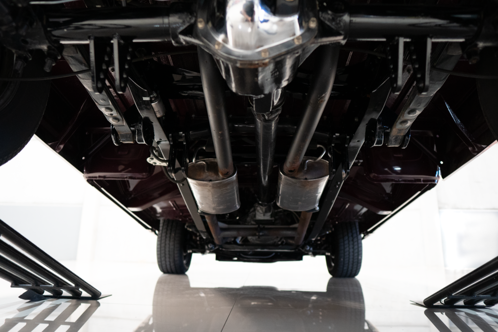 FORD F100 V8
