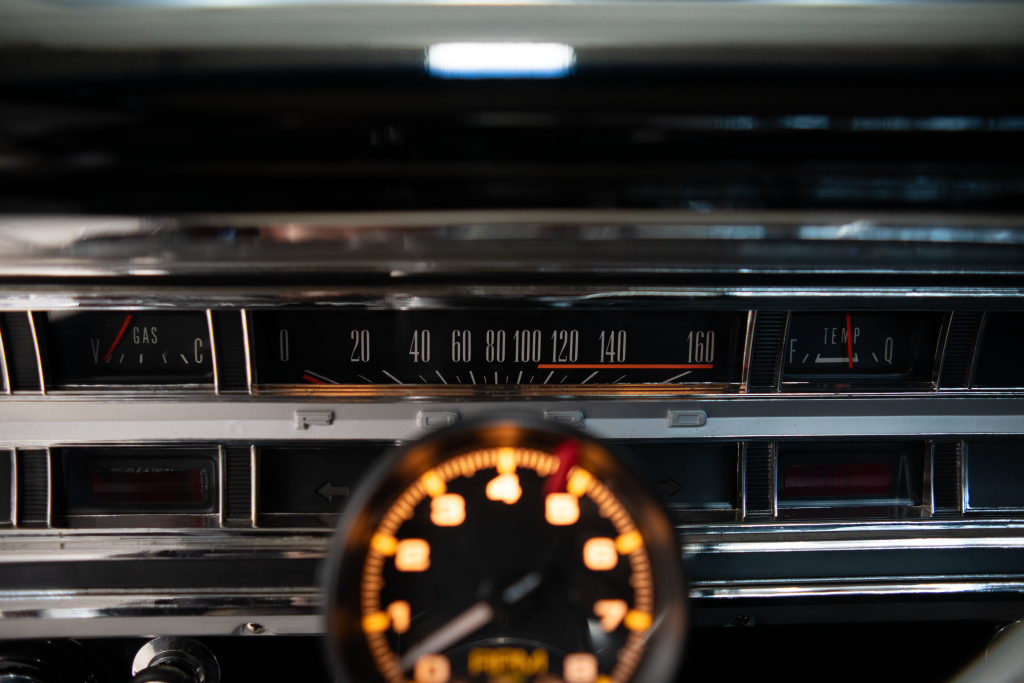 FORD F100 V8