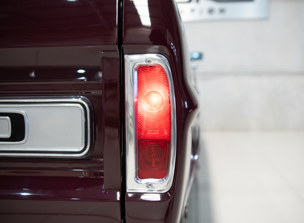 FORD F100 V8