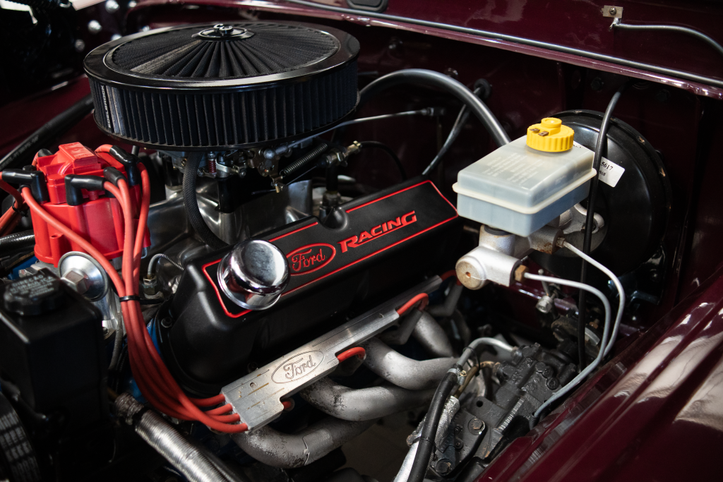 FORD F100 V8