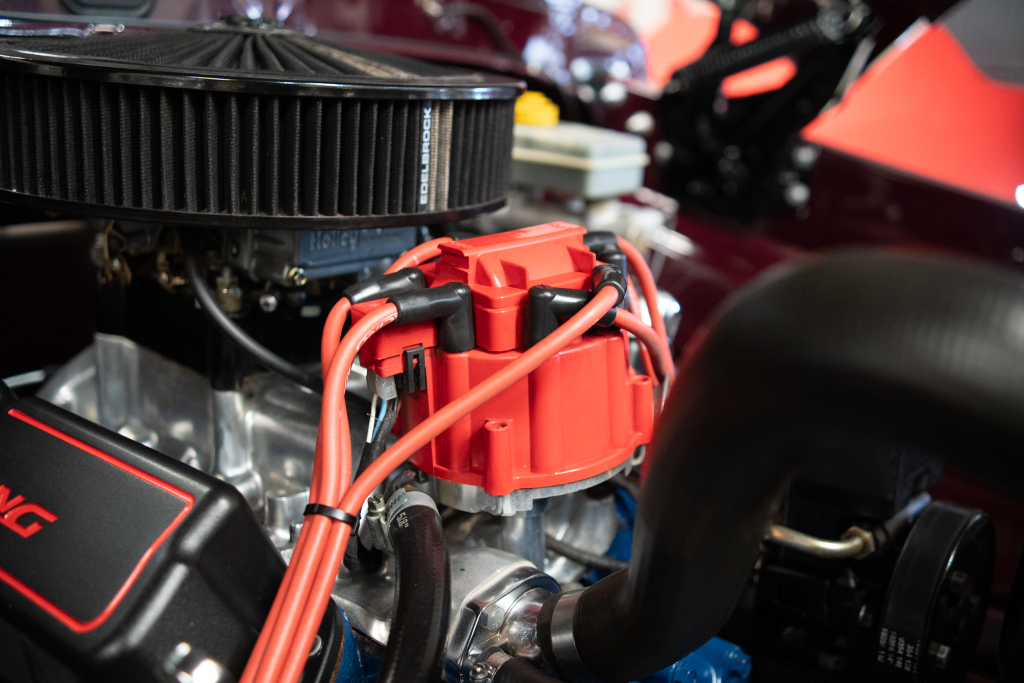 FORD F100 V8