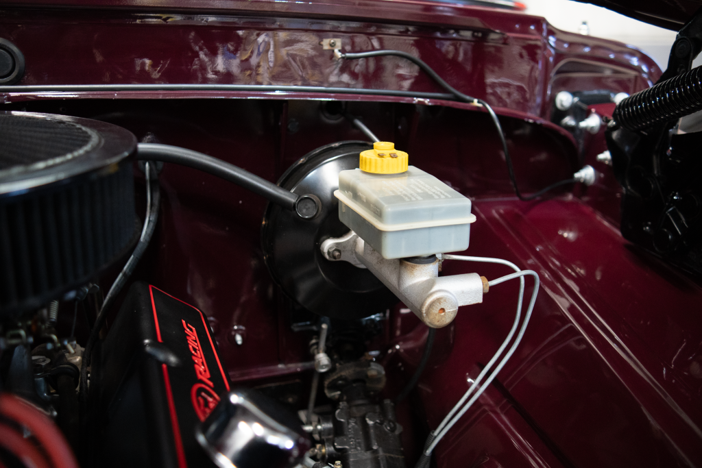 FORD F100 V8