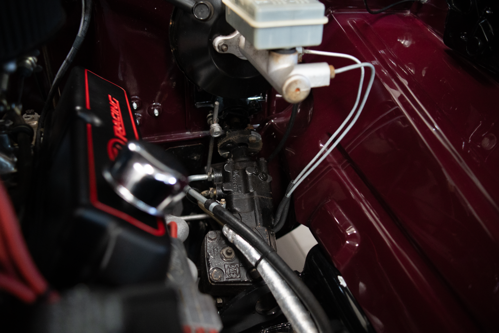 FORD F100 V8