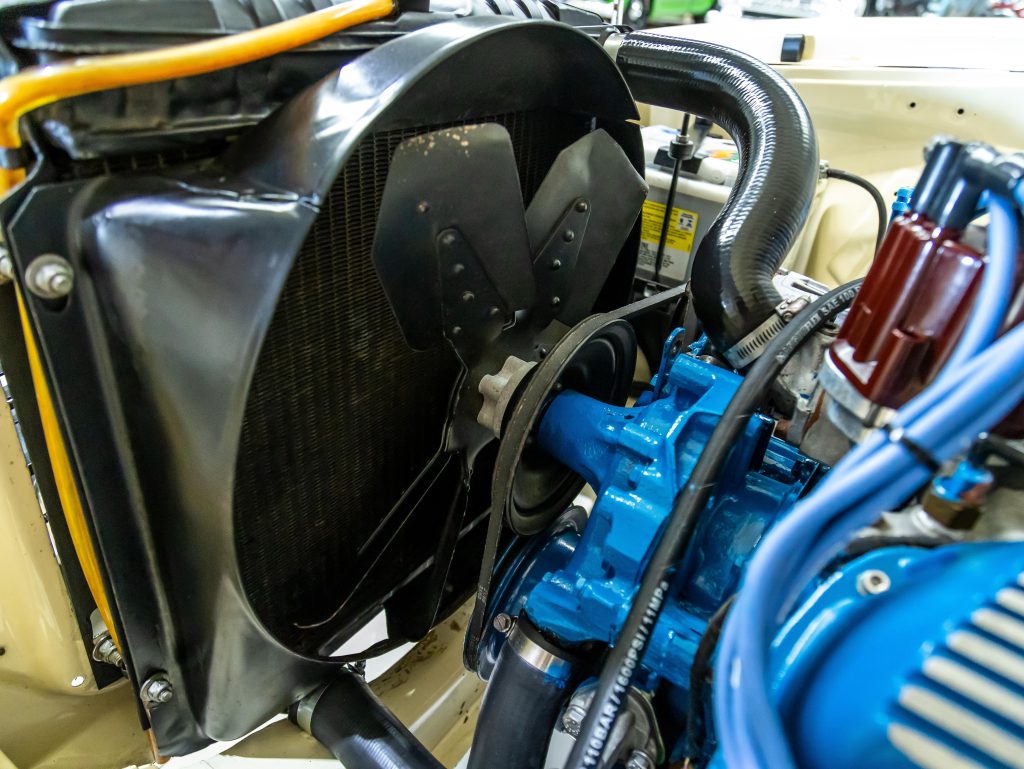 Ford Maverick Super V8 302