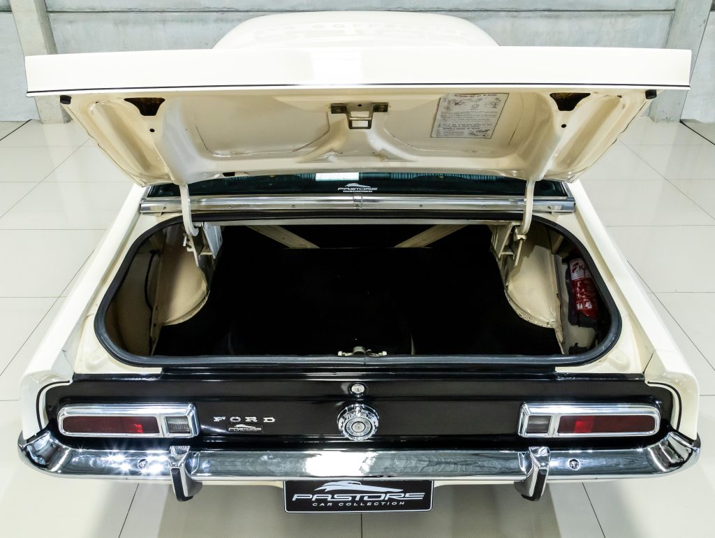 Ford Maverick Super V8 302