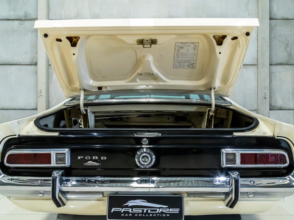 Ford Maverick Super V8 302