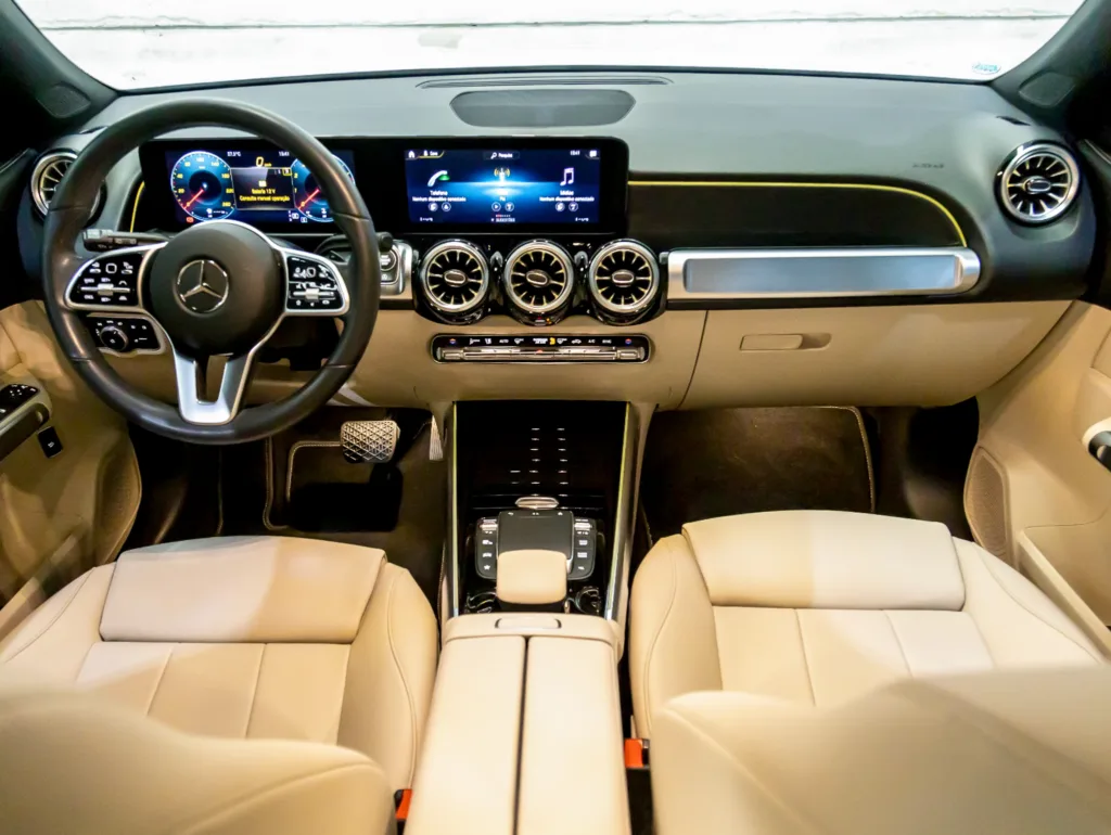 Mercedes-Benz GLB 200