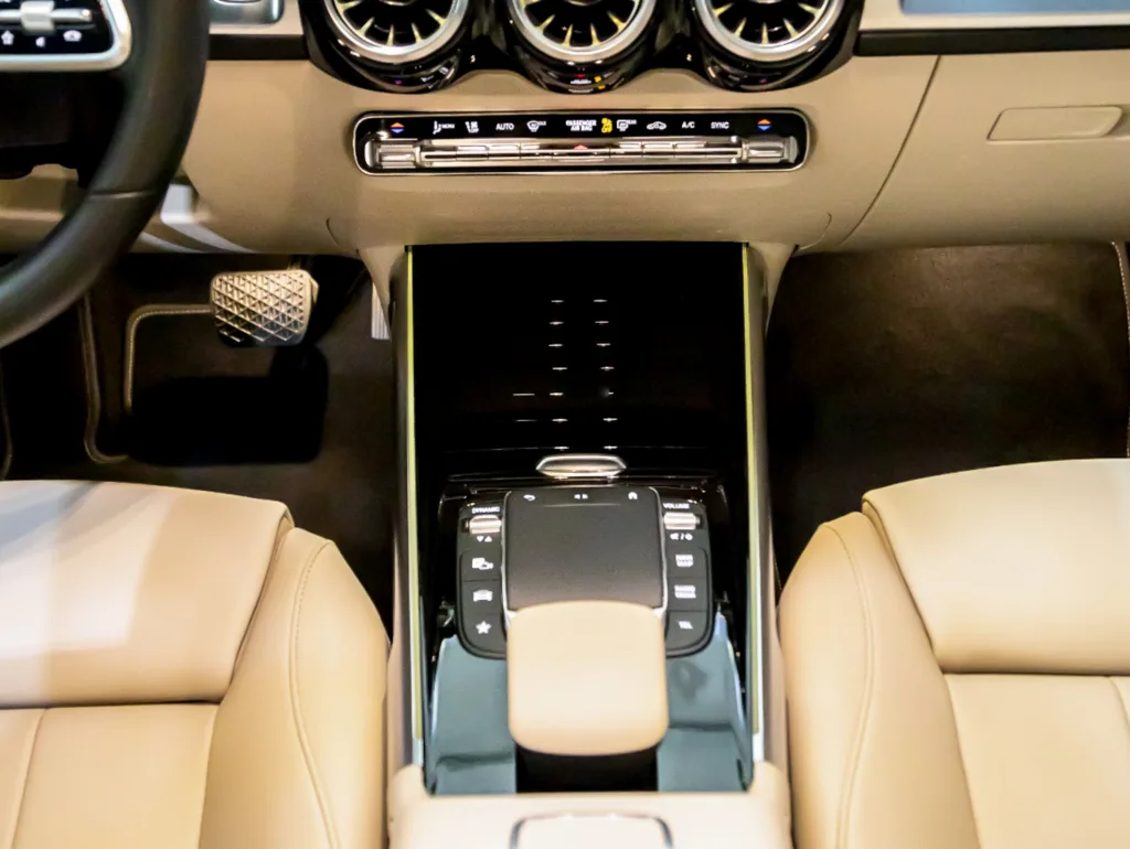 Mercedes-Benz GLB 200