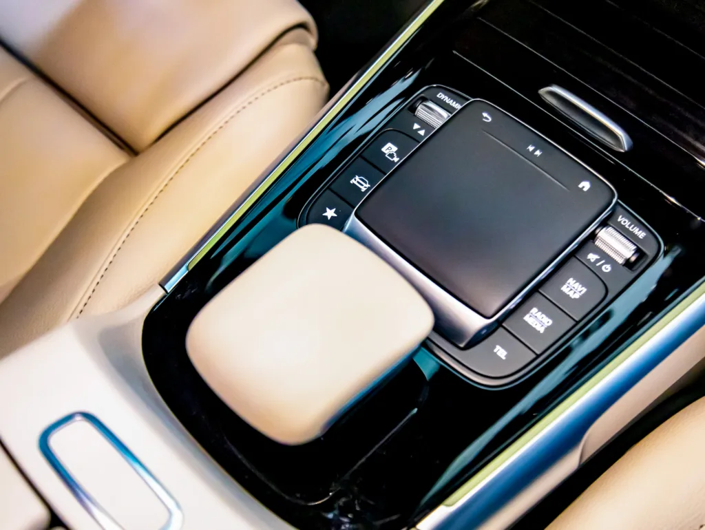 Mercedes-Benz GLB 200