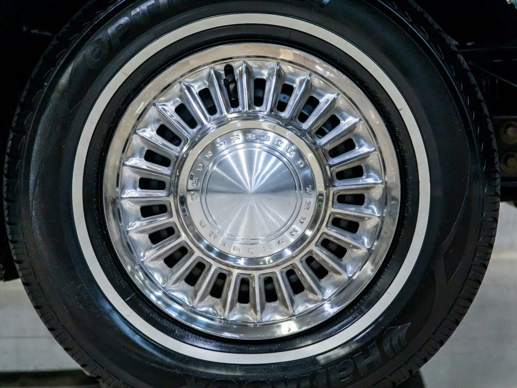 Ford Thunderbird Landau 4-Door