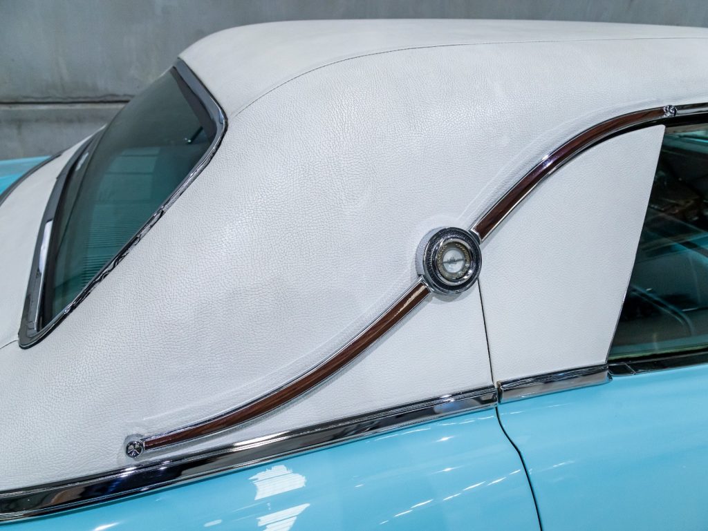 Ford Thunderbird Landau 4-Door