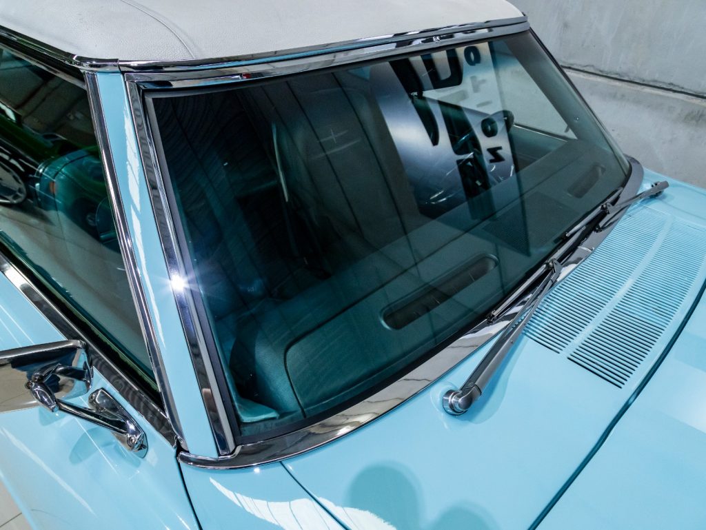 Ford Thunderbird Landau 4-Door