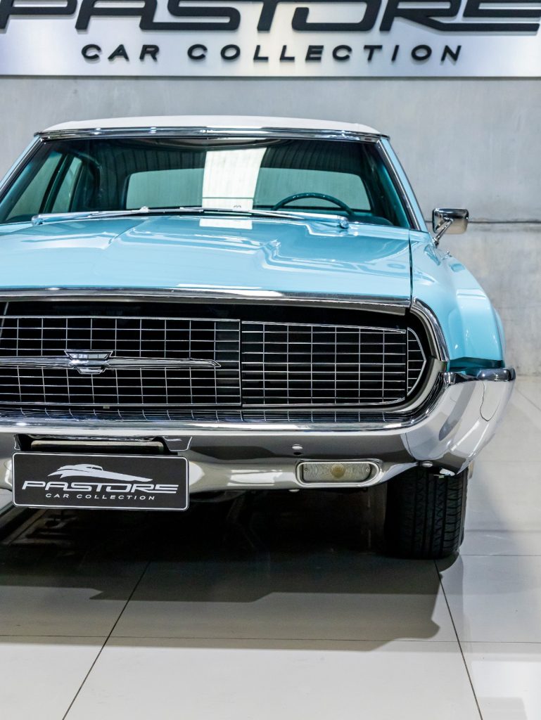 Ford Thunderbird Landau 4-Door