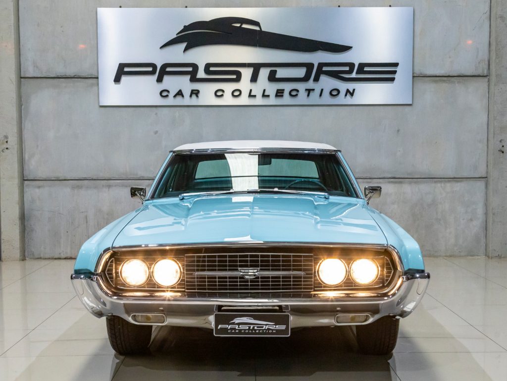 Ford Thunderbird Landau 4-Door