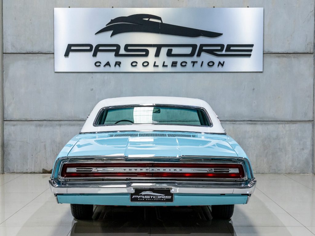 Ford Thunderbird Landau 4-Door