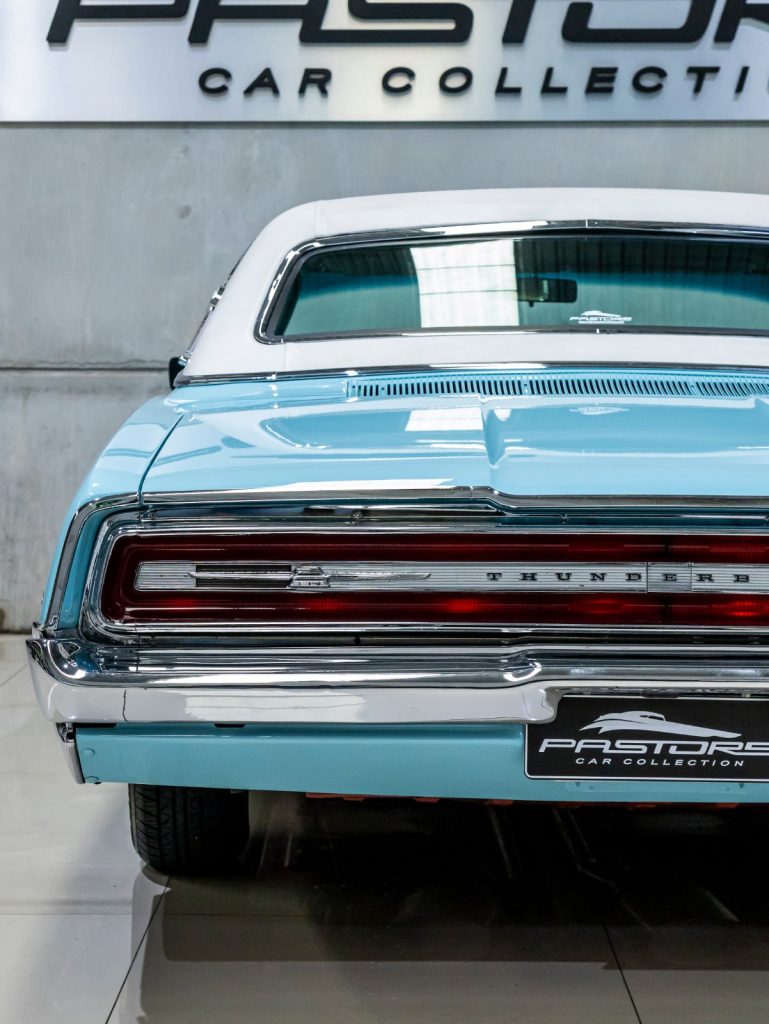 Ford Thunderbird Landau 4-Door