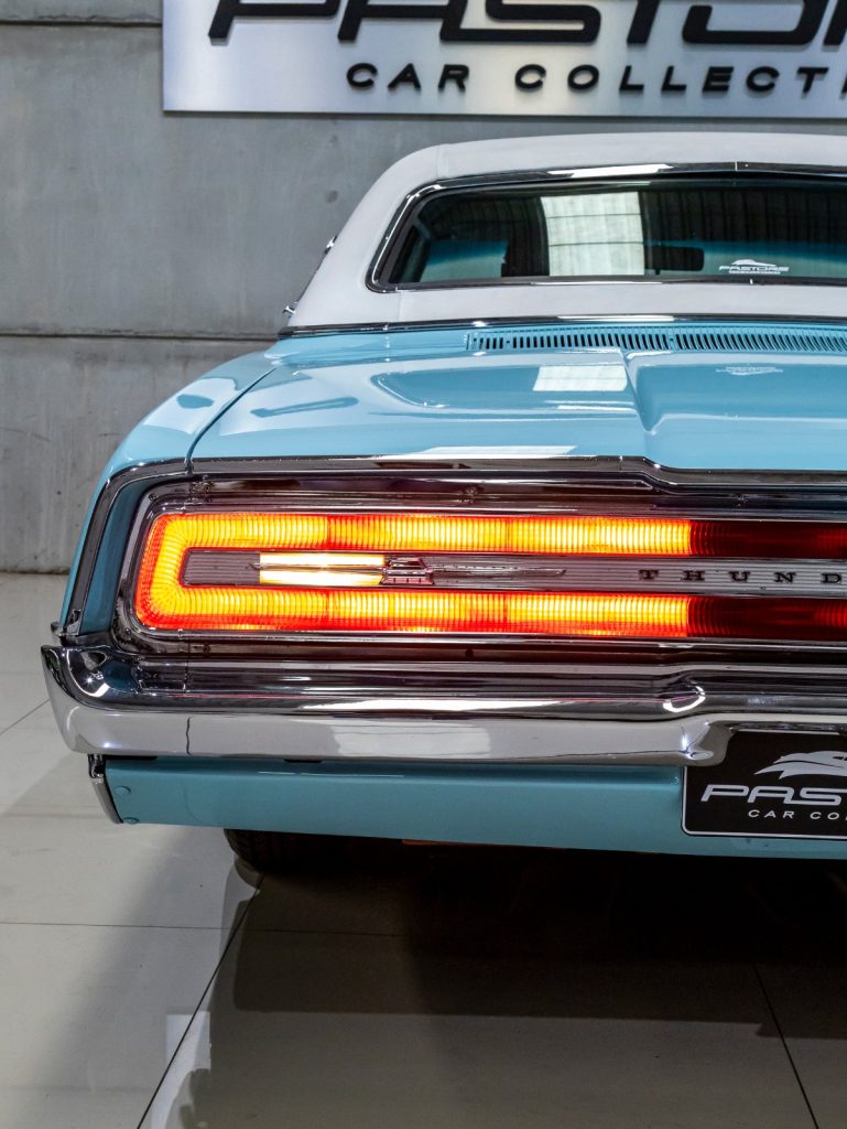 Ford Thunderbird Landau 4-Door